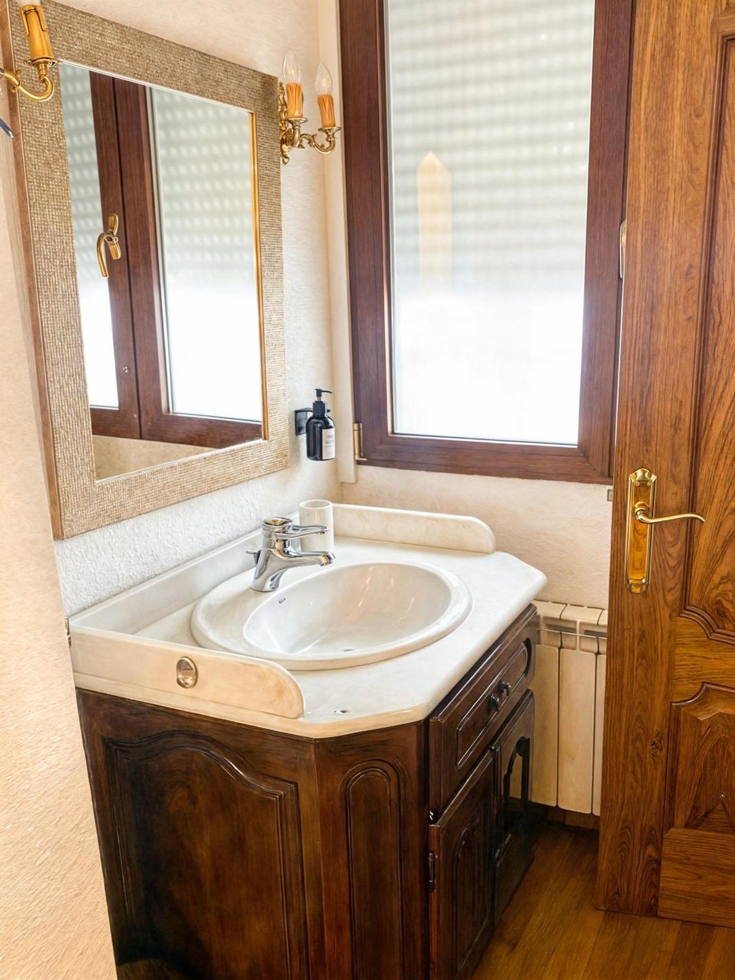 Apartamento Moncloa, Comfort In The Heart Of *
