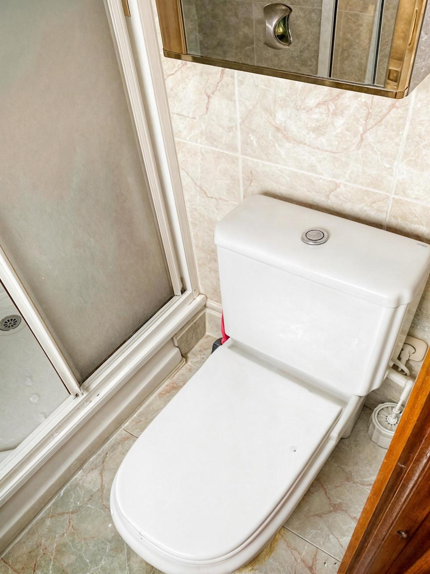 Moncloa, Comfort In The Heart Of *